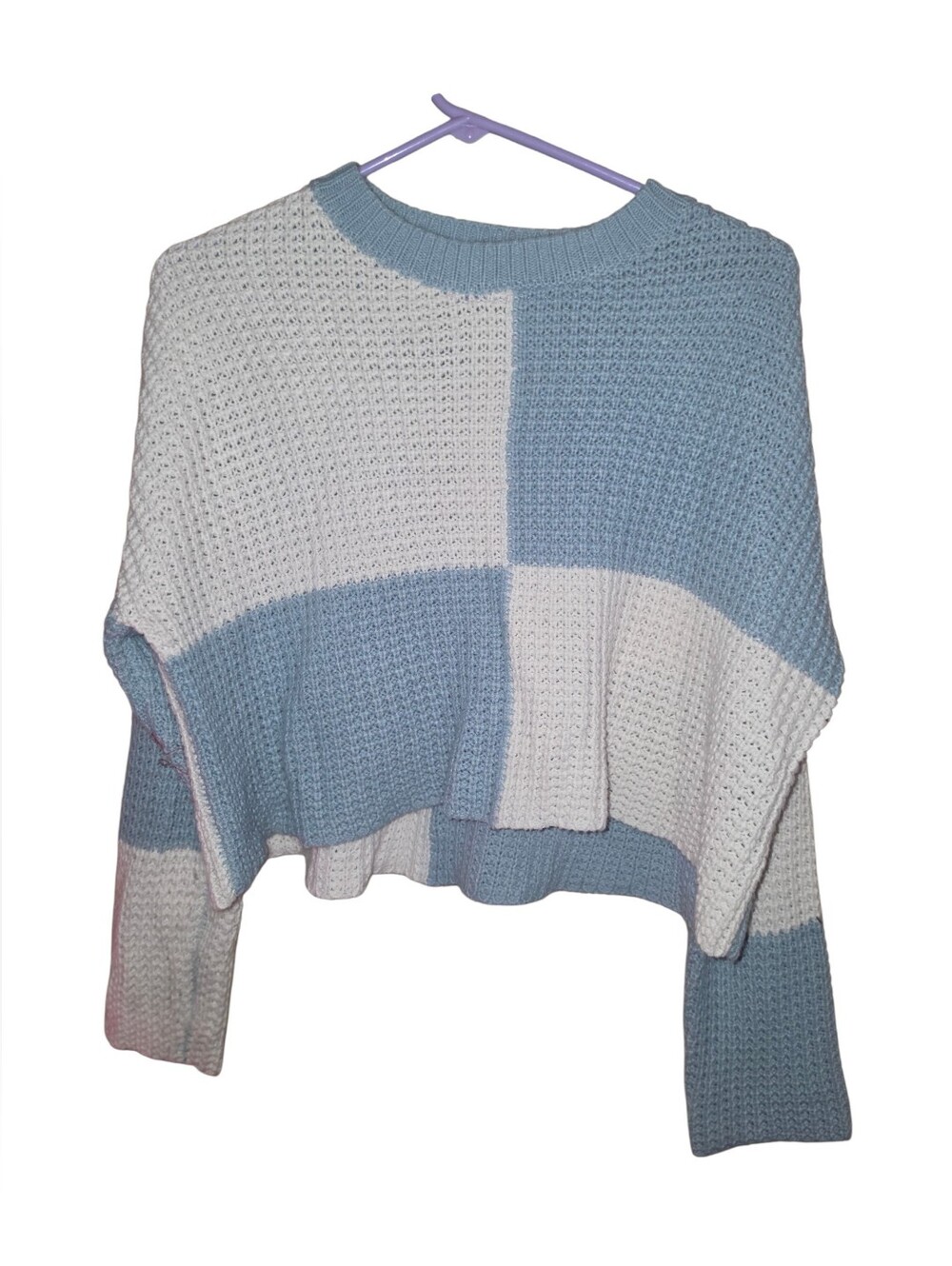 6/7/55. Jessica Simpson Womens Blue and White Blocked Cropped Sweater - Picture 2 of 2